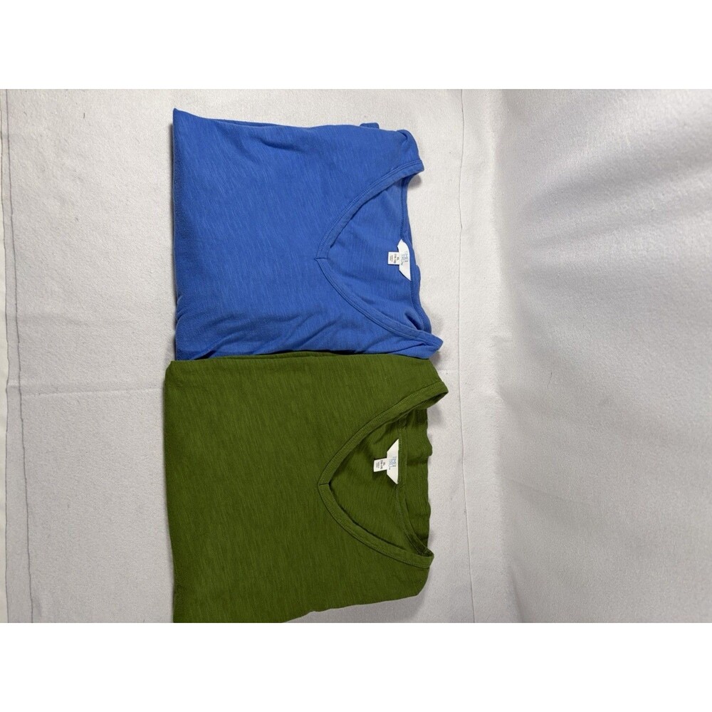 (2) Time and Tru Women’s Tops Blue and Green Short Sleeve Both XL 16-18